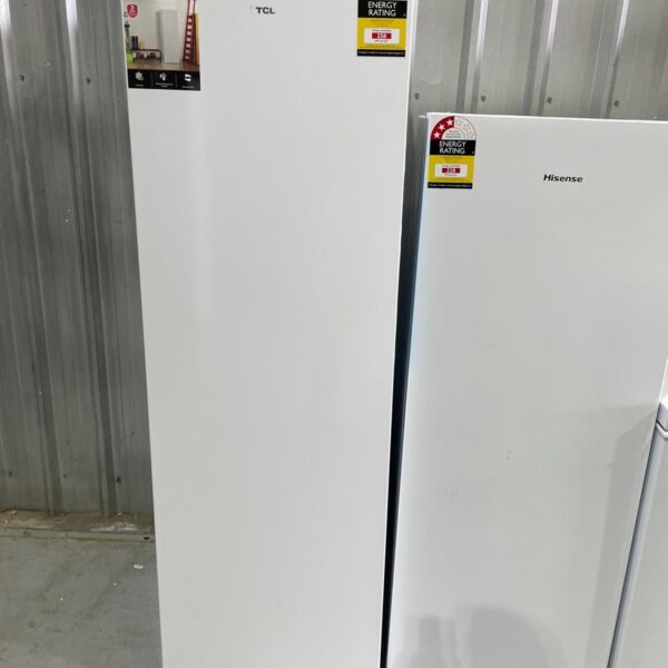 TCL 204 LITRES UPRIGHT FREEZER
