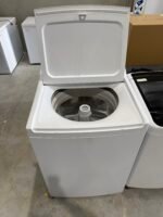 Fisher and Paykel 10kg top load washing machine For Sale - Image 2