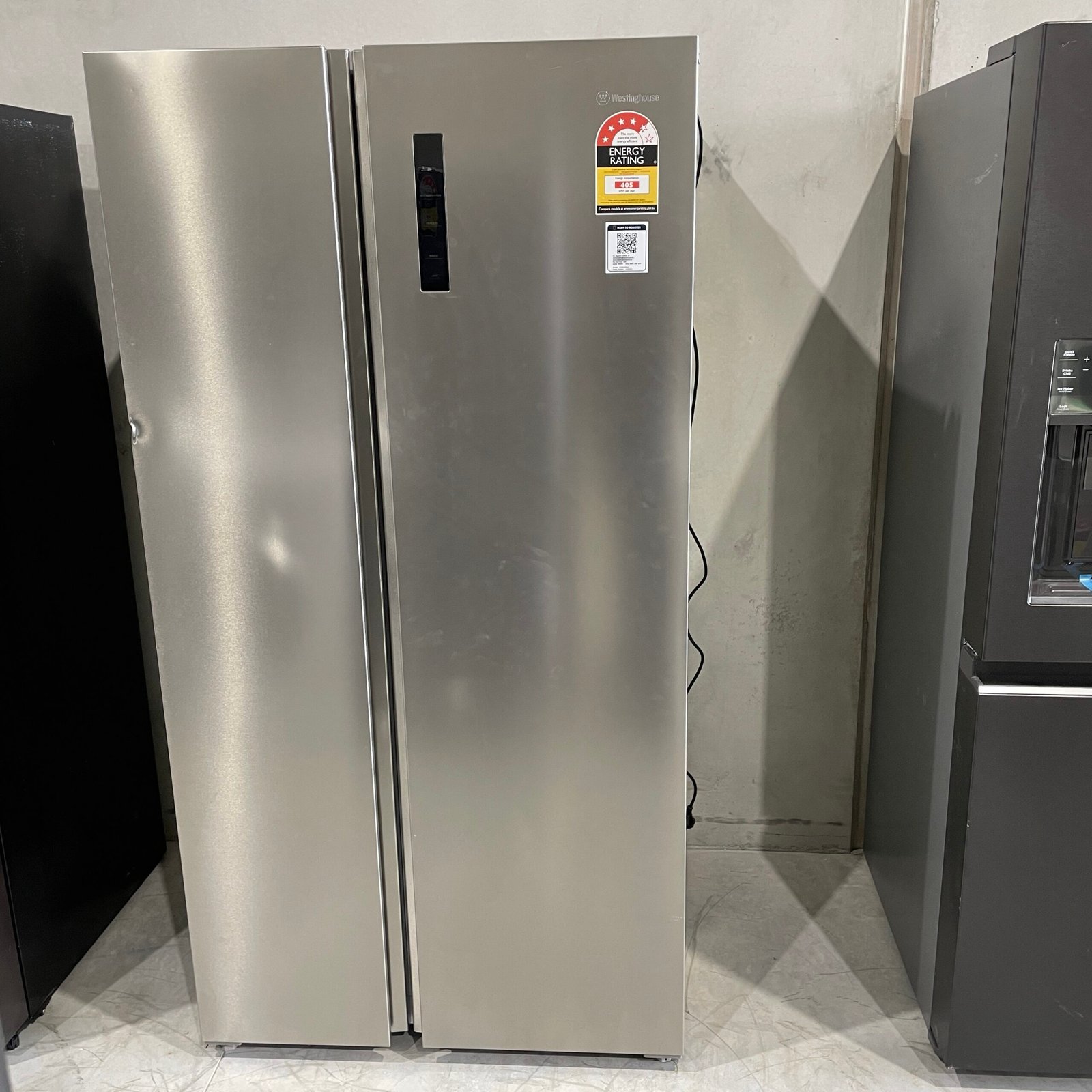 img_3932 WESTINGHOUSE 624 LITRES SIDE BY SIDE FRIDGE - Image 1
