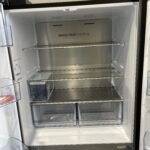 Hisense 483L French Door Fridge with Water Dispenser - Black - Image 6