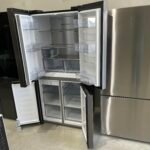 Hisense 483L French Door Fridge with Water Dispenser - Black - Image 2