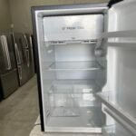 Hisense 124 Litres Bar Fridge - Charcoal Black - Image 2