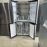 Hisense 483 Litres Quad Door Factory Second Fridge Freezer Water&Ice . - Image 3