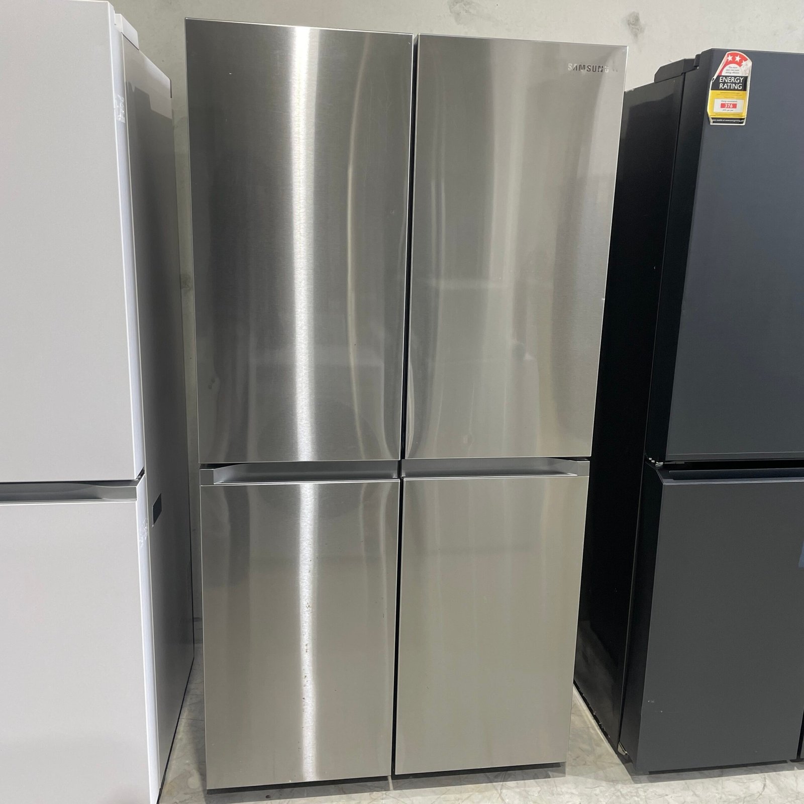 img_5039 Samsung 649L 7000 Series French Door Fridge / Factory second - Image 1
