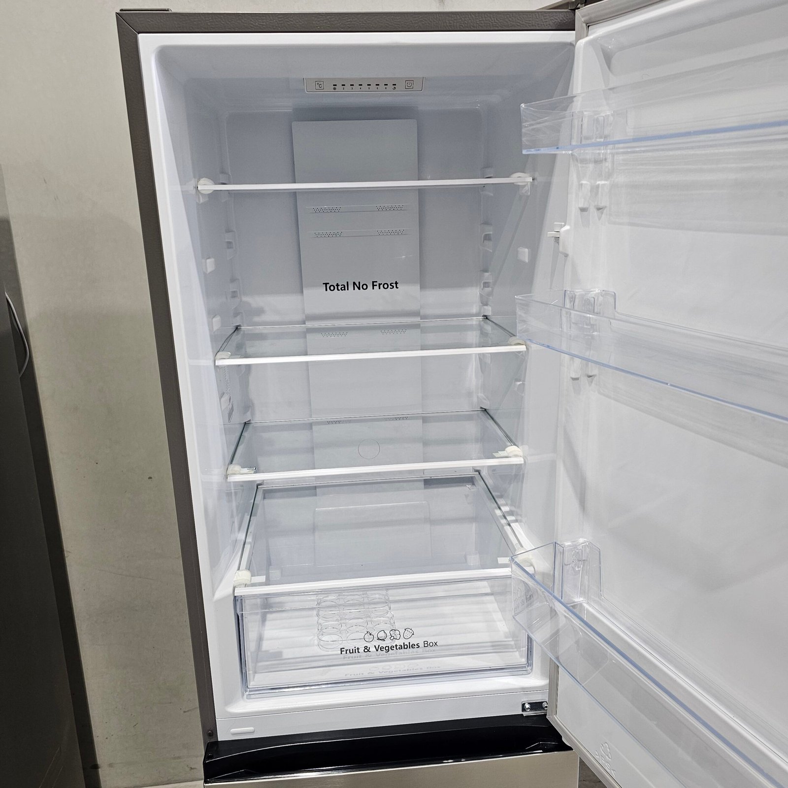 Hisense 292L Bottom Mount Fridge HRBM292S – Multi Air Flow, Frost Free & Super Freeze | Refurbished - Image 2